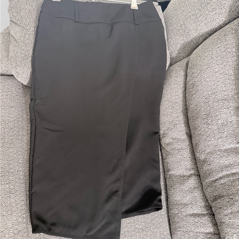 Donna Karan Black Midi Pencil Skirt